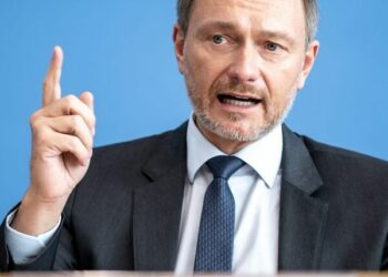 Die deutschen Zinsschulden steigen – wackelt deswegen die Schuldenbremse? Der Bundesfinanzminister hat darauf eine klare Antwort.