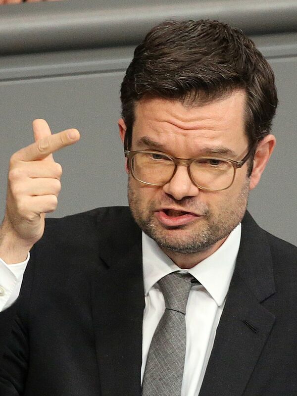 1677955690_bild-2219810_600_800-jpg