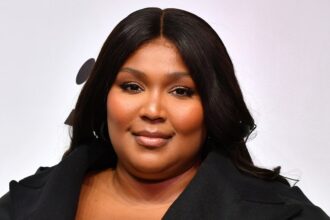 lizzo-blue-streaks-bob-jpg